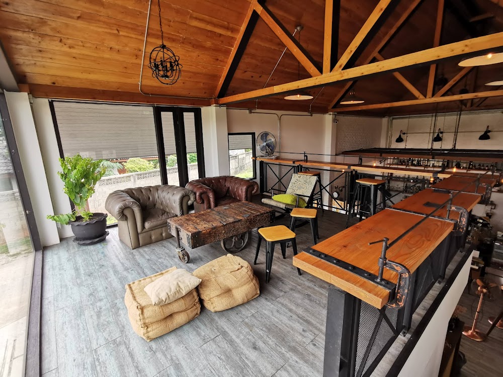 รูปที่ 2 บรรยากาศชั้นบนของรูปร้านแบล็คสมิธเชียงคำ