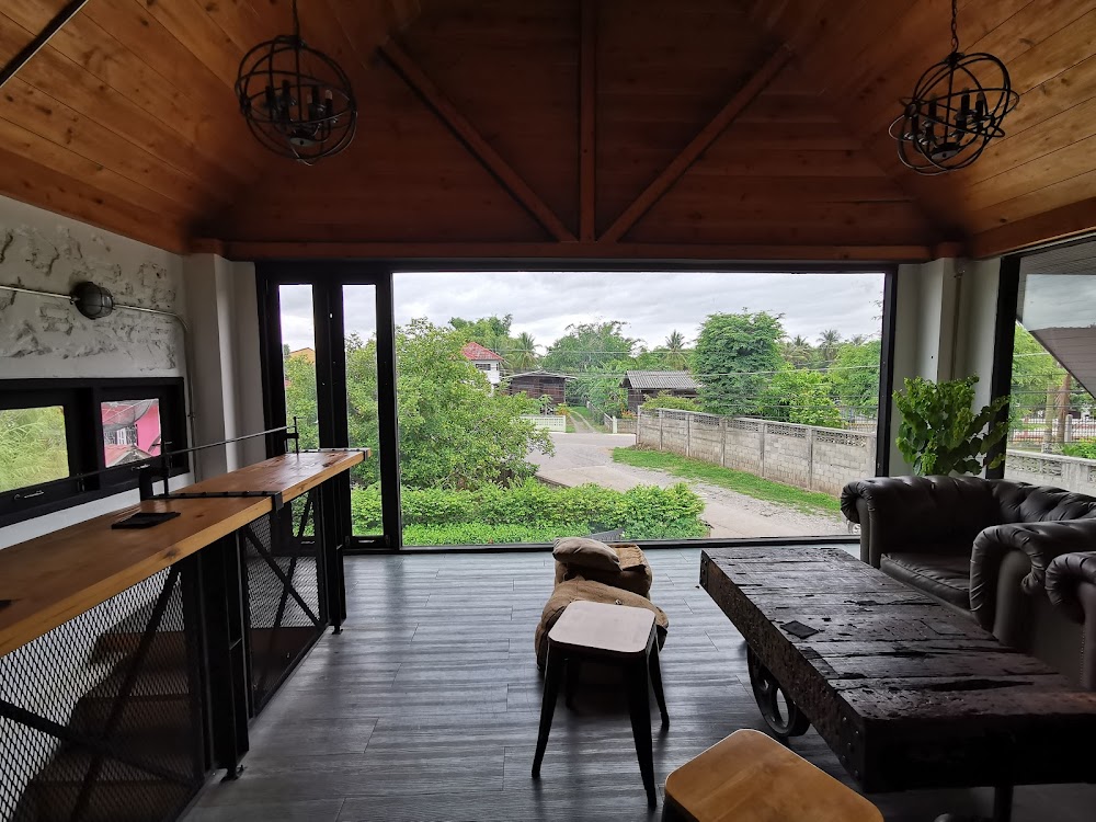 ภาพบรรยากาศชั้นบนของรูปร้านแบล็คสมิธเชียงคำ