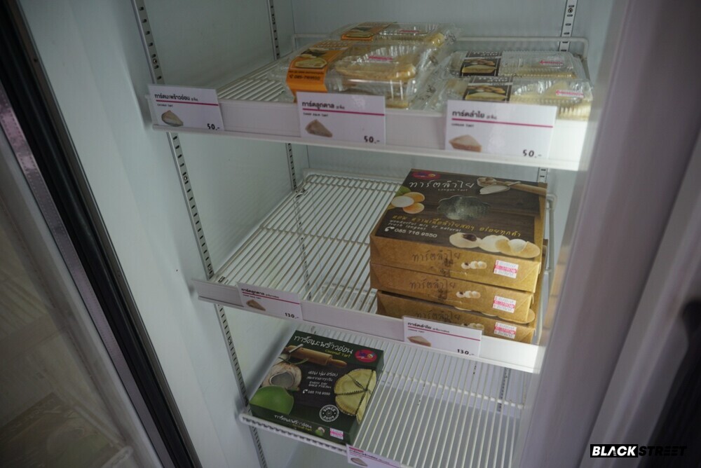 ในตู้แช่เย็นของร้านโอชิน