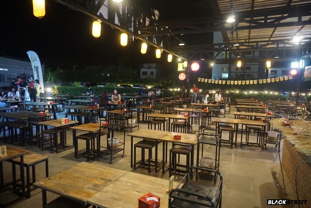 มุมถ่ายจากด้วนในของร้านเส้าหลิน