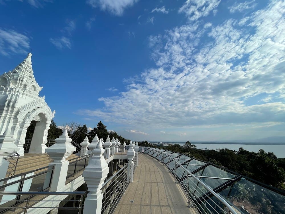 สกายวอล์กพะเยา วิวสวยหลักล้าน