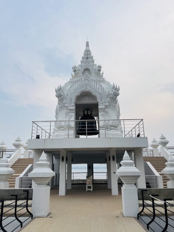 ระฆังวัด สัมผัสความตื่นเต้นและความสวยงามของธรรมชาติ สร้างความประทับใจไม่รู้ลืม