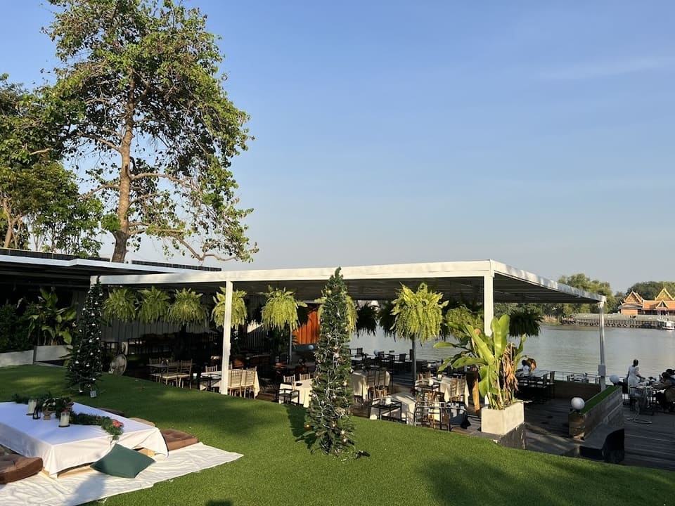 ภาพบรรยากาศรอบๆร้านอาหารริมน้ำ แกรนด์เจ้าพระญา อยุธยา