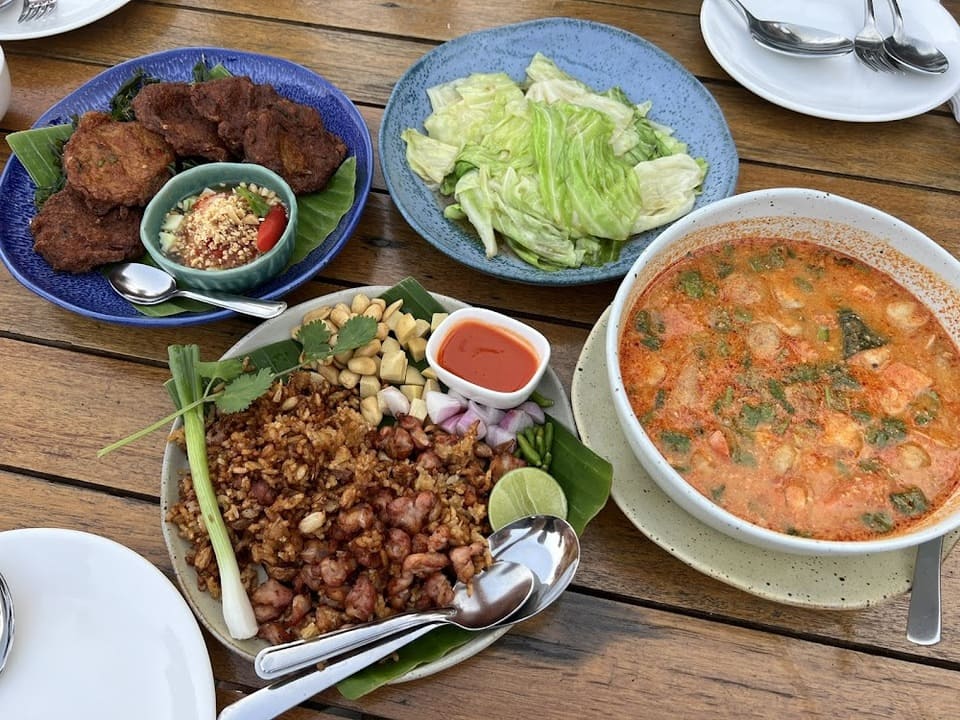 เมนูอาหาร ร้านอาหารริมน้ำ แกรนด์เจ้าพระญา อยุธยา 