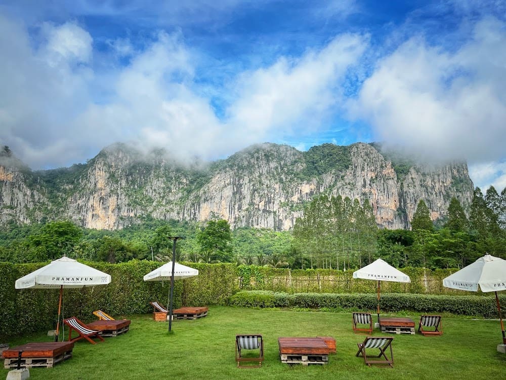 ภาพถ่ายจากมุมที่พัก มองเห็นภูผาม่าน