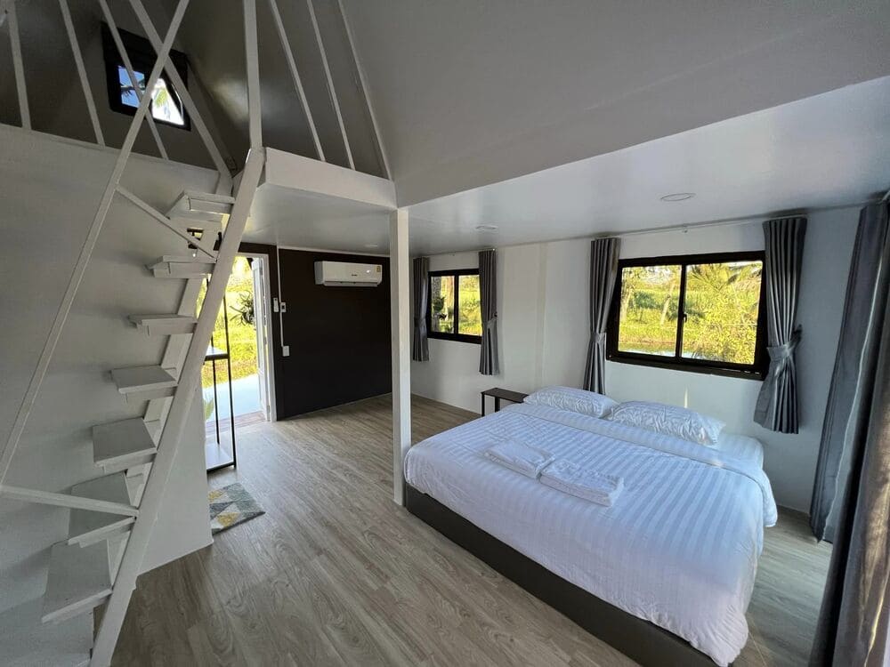 รูปภายในห้องพักทรงสามเหลี่ยม