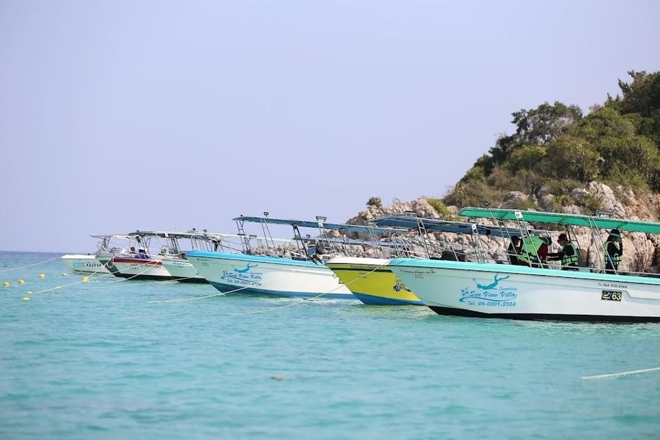 หรือจะซื้อทัวร์ไปดำน้ำด้วยก็ได้น้า Sea View Villa