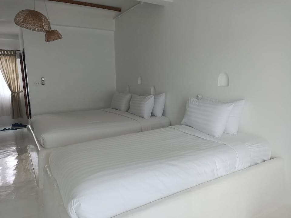 ภายในห้องพักสะอาด คลีนๆ Yaya Malee Resort & Snorkeling