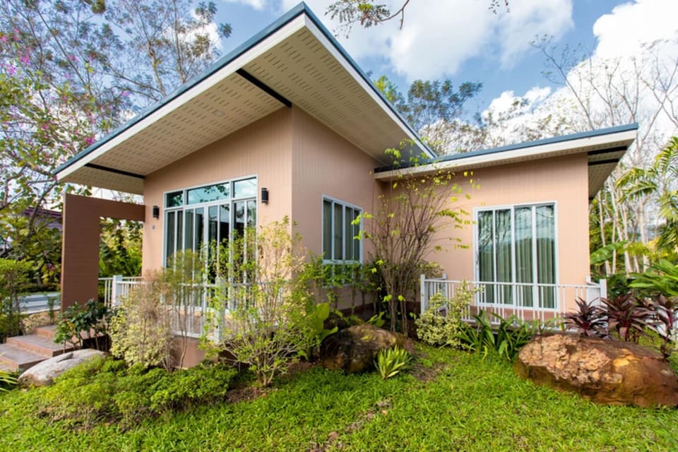 บ้านหลังเล็ก สำหรับ 4 ท่าน The Chamuang Forest 