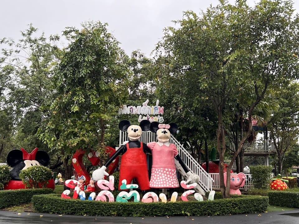 มุมถ่ายรูปเยอะมาก The Chamuang Forest