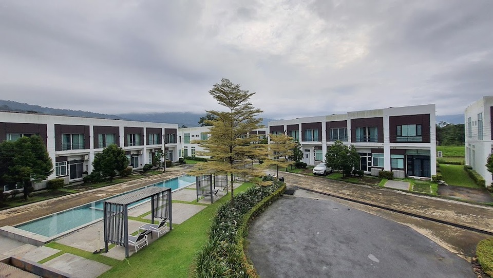 The Midst by The M - TMD4