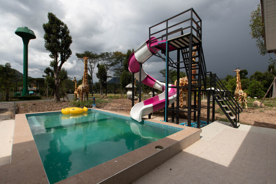 เพลินเพลินกับสไลด์เดอร์ The Chamuang Forest