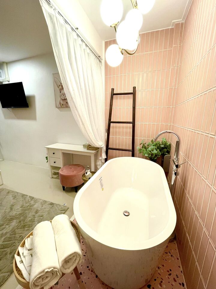 มีอ่างแช่น้ำ Virawan Pool Resort Koh Larn