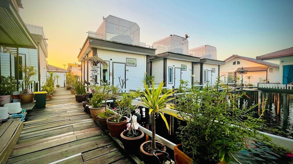 บ้านริมน้ำ เกาะล้าน