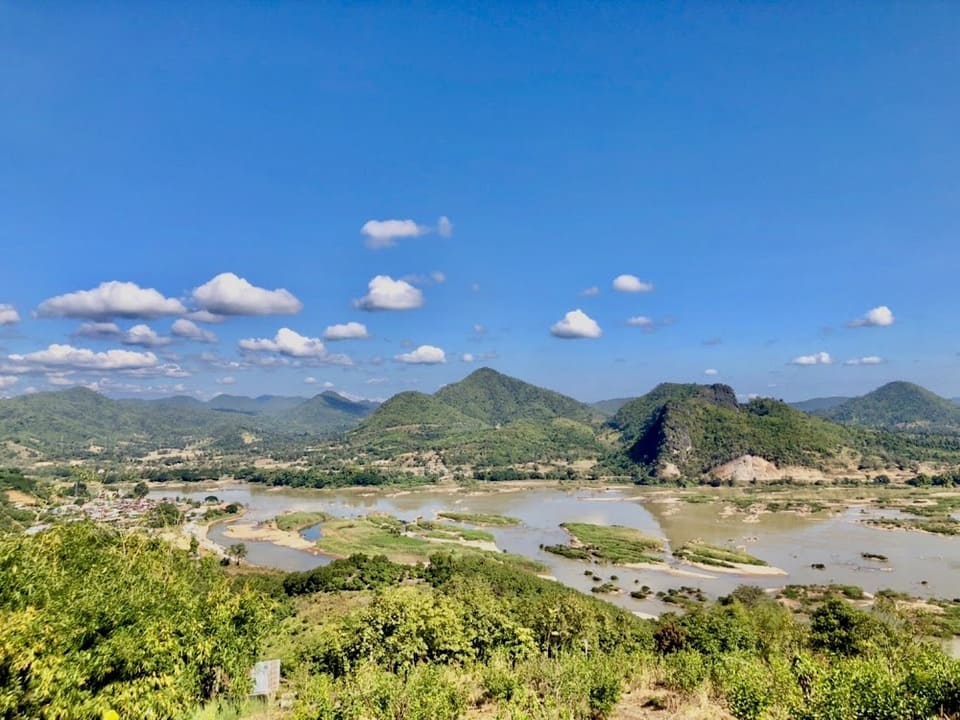 ใช้เวลาขึ้นประมาณ 15-20 นาที ที่เที่ยวเชียงคาน