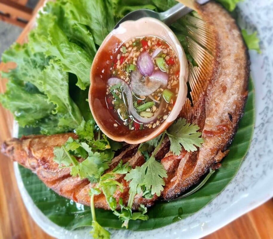 ปลาแดงทอดน้ำปลา ร้านอาหารโอโภชนา