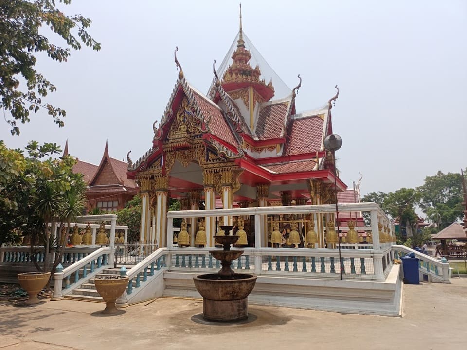  เป็นวัดที่มาแล้วรู้สึกโล่งใจ สบายใจ มีศรัทธาเต็มเปี่ยม วัดโฆสิตาราม (หลวงพ่อกวย)