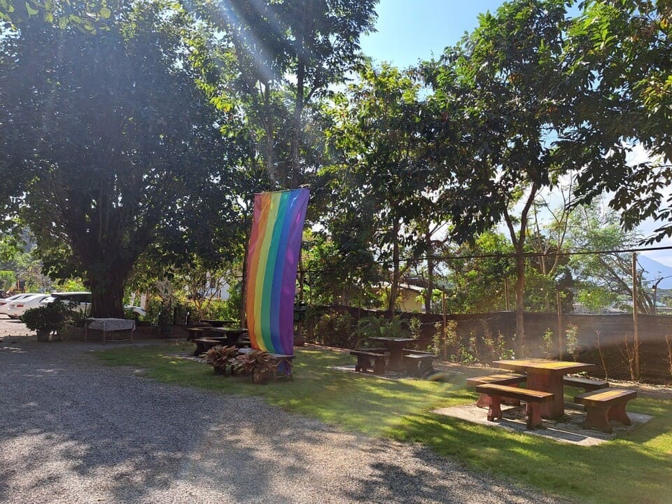 เส้นทางไปได้ไม่ยาก ต้นบัว CAFE