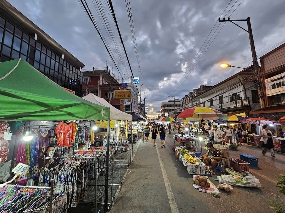ถนนคนเดินสันกำแพง ถนนคนเดินเชียงใหม่