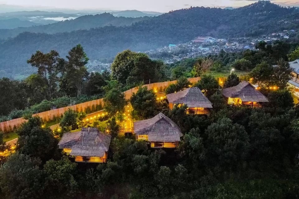 บ้านอาข่า บ้านสวนภูวิน