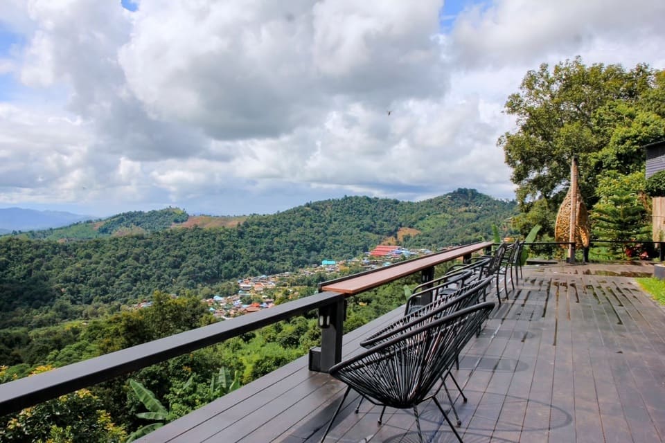 นั่งจิบกาแฟชมวิว บ้านสวนภูวิน
